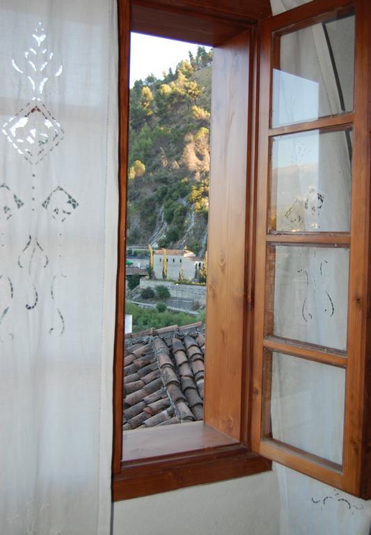 Guesthouse Alvaro Kadiu Berat Exterior foto